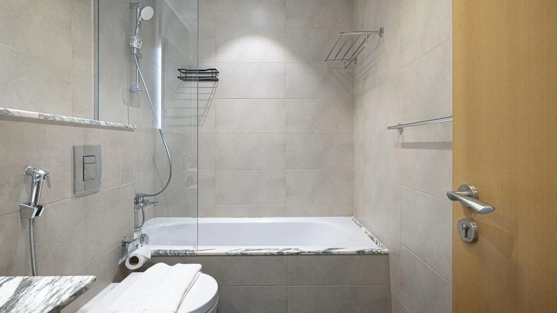 2Br With Infinity Pool & Burj Khalifa View Apartment Dubai 0*,  United Arab Emirates