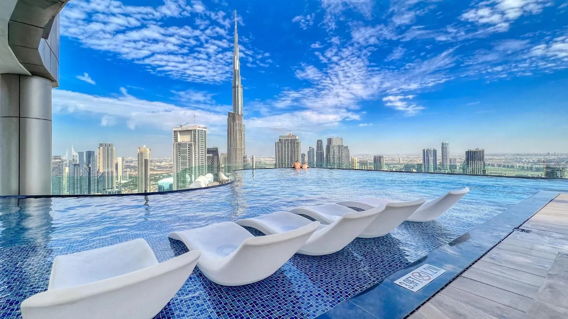 2Br With Infinity Pool & Burj Khalifa View Apartment Dubai 0*,