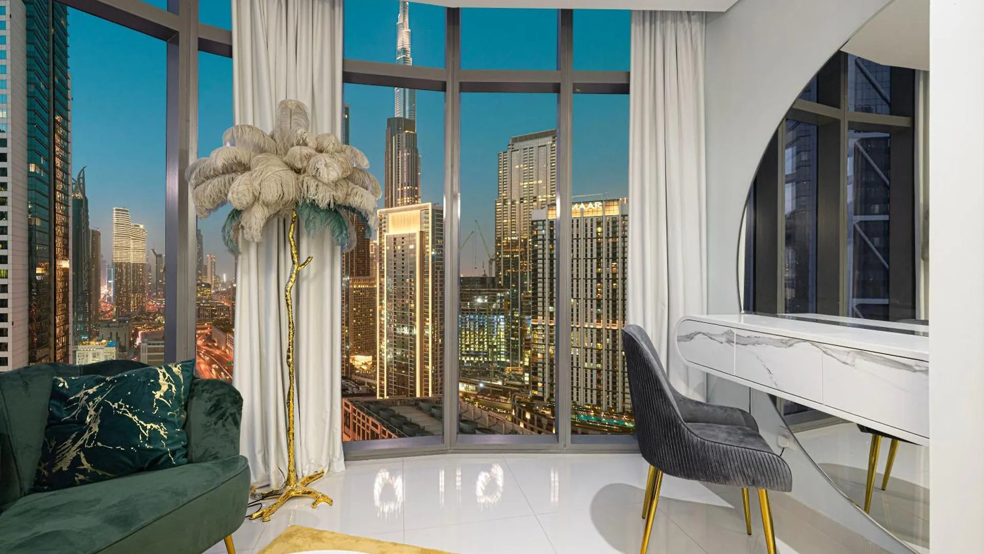 2Br With Infinity Pool & Burj Khalifa View Apartment Dubai