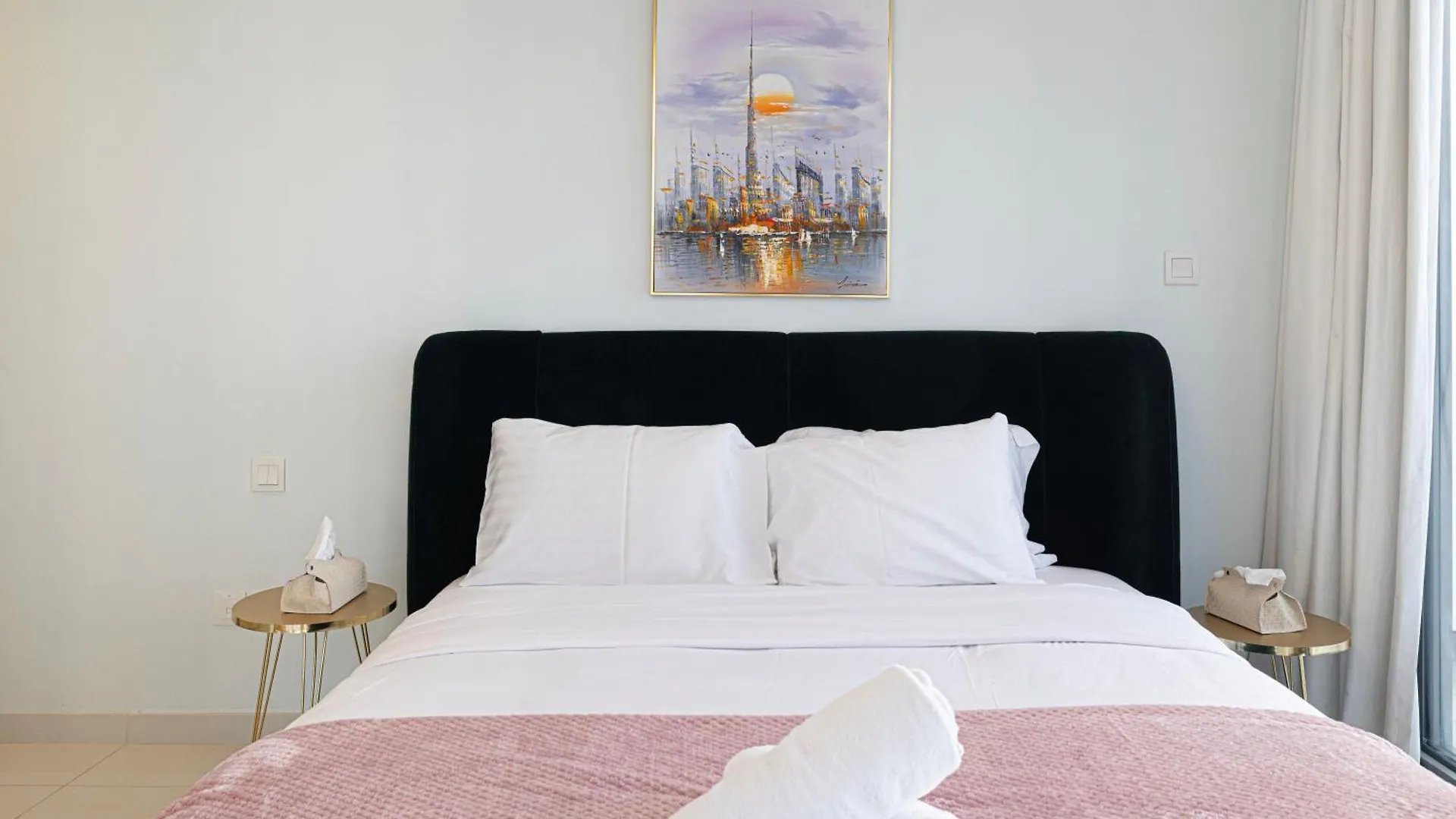 2Br With Infinity Pool & Burj Khalifa View Apartment Dubai