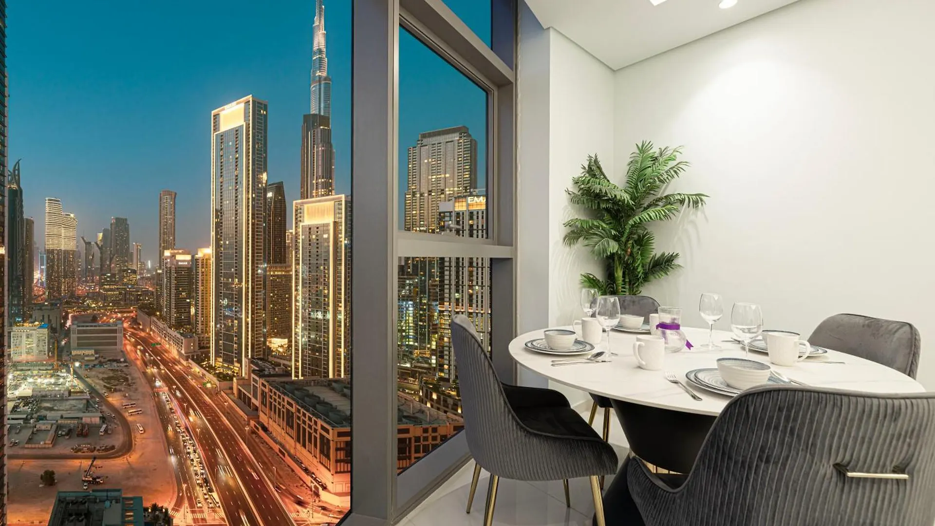 2Br With Infinity Pool & Burj Khalifa View Apartment Dubai