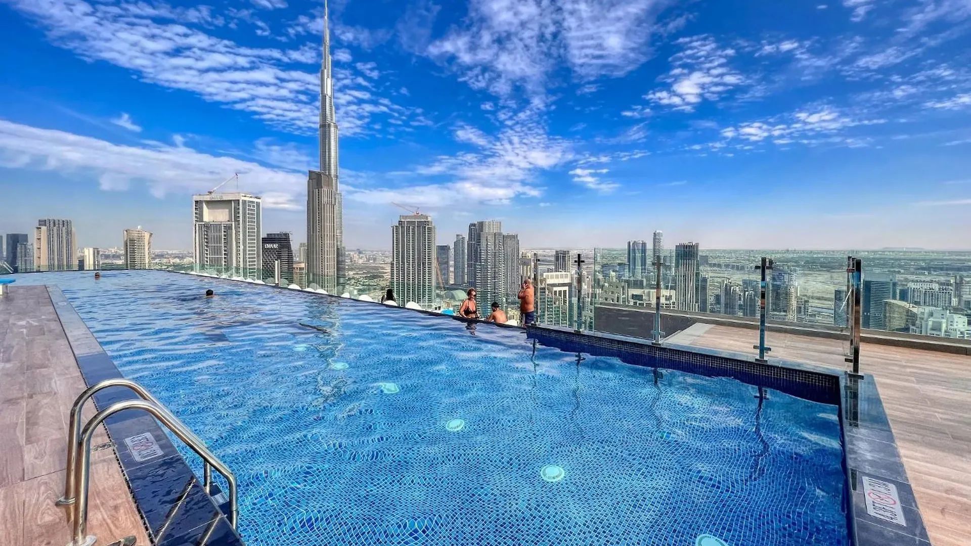 شقة 2Br With Infinity Pool & Burj Khalifa View دبي الإمارات العربية المتحدة