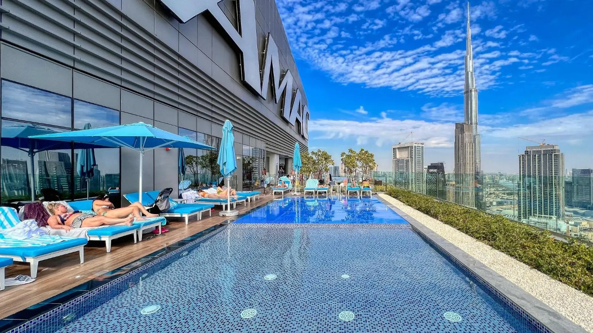 شقة 2Br With Infinity Pool & Burj Khalifa View دبي الإمارات العربية المتحدة